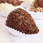 Coxinha brigadeiro com morango