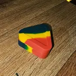 Slick Triângulo Preto/Amarelo/Vermel