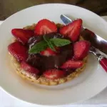 Tartaleta con Chocolate y Fresa