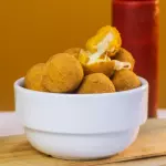 Porção 6 Bolinhas de Queijo