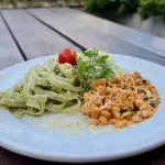 Massa ao molho pesto e frango
