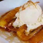 BANANA FLAMBADA AO SORVETE DE CREME