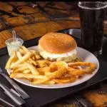 COMBO COM BATATAS ,CEBOLAS E REFRIGERANTE