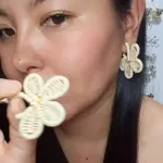 Aretes tejido forma de flor