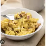Ovos Mexidos com queijo e bacon