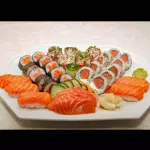 Combinado 35 peças salmão + 10 hot's