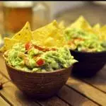 Nachos con Guacamole y Queso