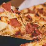 1 Pizza Média (30cm)