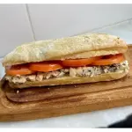 16. QUESO AZUL Y TOMATES