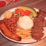 BANDEJA TRADICIONAL