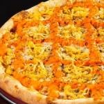 Pizza gigante 1/2 frango cheddar 1/2 lombo canadense