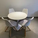 Mesa Tulip 80cm+ 4 Nueva tulip