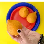 Coxinha de Frango com Queijo Cremoso