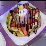 Waffle de frutas con helado