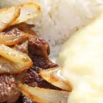 Bife Acebolado com Purê