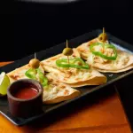 Quesadillas de embutido y queso