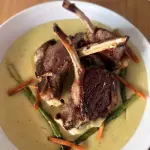 Carré de Cordero a la parrilla