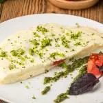 OMELET CON CLARAS QUESO PANELA