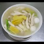 Sopa de Pollo con Kion