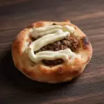 Esfiha de Carne e Catupiry