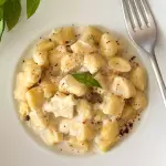 Nhoque ao molho branco