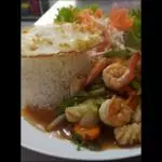 Pad Kra Prao + Arroz