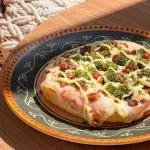 Pizza de bacon e brócolis