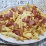 BATATA FRITA C/ QUEIJO E BACON