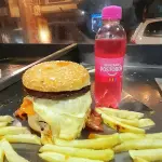 Combo Hamburguesa + Papas + Bebida
