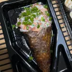 Temaki salmão com cebolinha