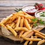 FILÉ COM FRITAS
