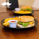 Hamburguesa de res con papas