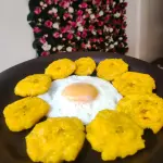 PATACONES CON HUEVO