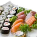 BAIXAMOS! Combinado 32 peças com sashimi
