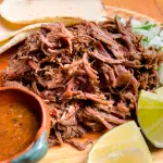 Domingo 1Kg de Birria + 2 Lts BEBIDA