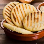 Arepa de jamón y queso