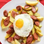 SALCHI HUEVO