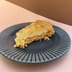 TORTA DE FRANGO COM REQUEIJÃO