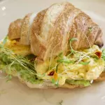 Croissant de Huevo*