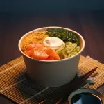MINI POKE SALMAO EMPANADO