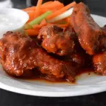 15 PIEZAS DE ALITAS (2 salsas)