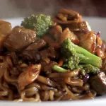 YAKISOBA DE LOMITO