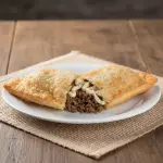 pastel de carne com catupiry 20cm