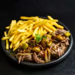 FILÉ COM FRITAS