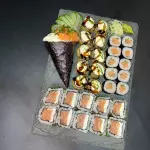 Combo todo salmão 30 peças + temaki