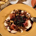 Burrata com Uvas Assadas