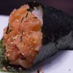 Temaki de Salmão Furikake