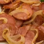 Calabresa acebolada