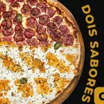 Pizza pequena meio a meio 4 fatias
