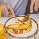 Omellete de queso crujiente